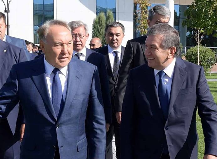 Nursulton Nazarboyev Shavkat Mirziyoyevga tabrik yo‘llab, uni Ostonaga taklif etdi