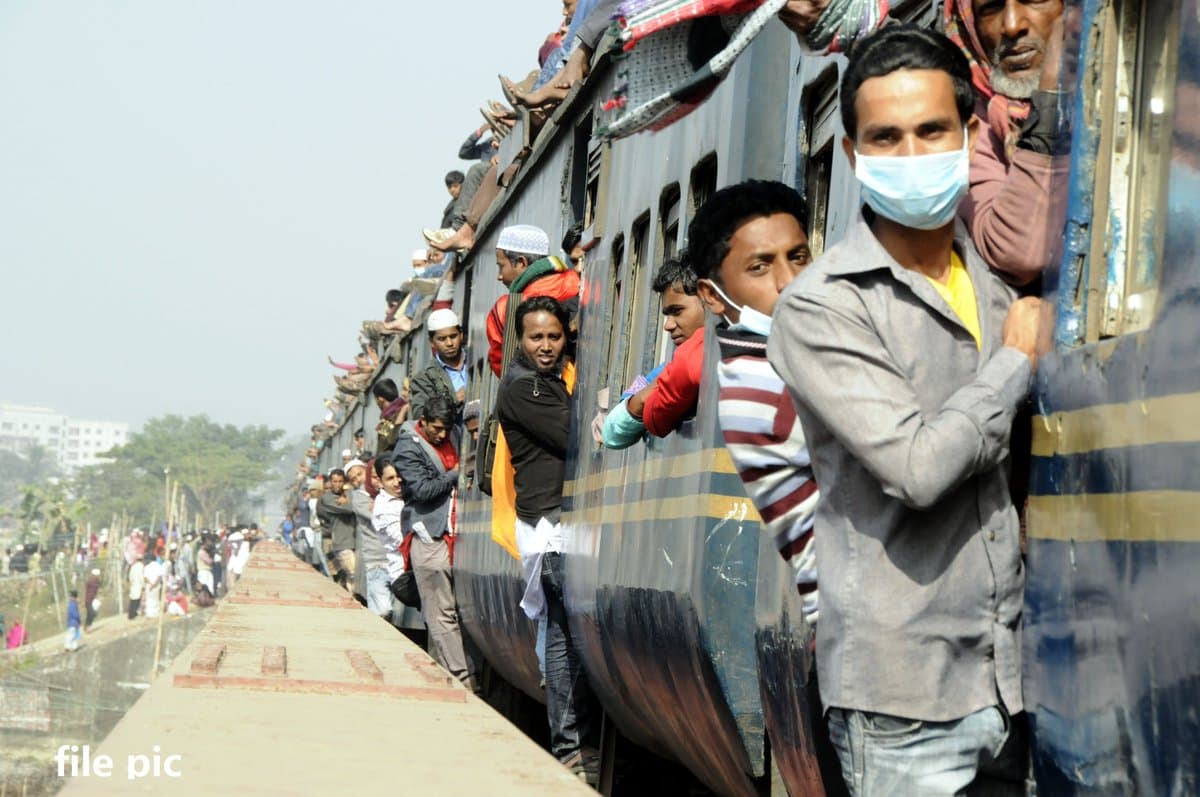 Bangladeshda poyezd avtobus bilan to‘qnashdi
