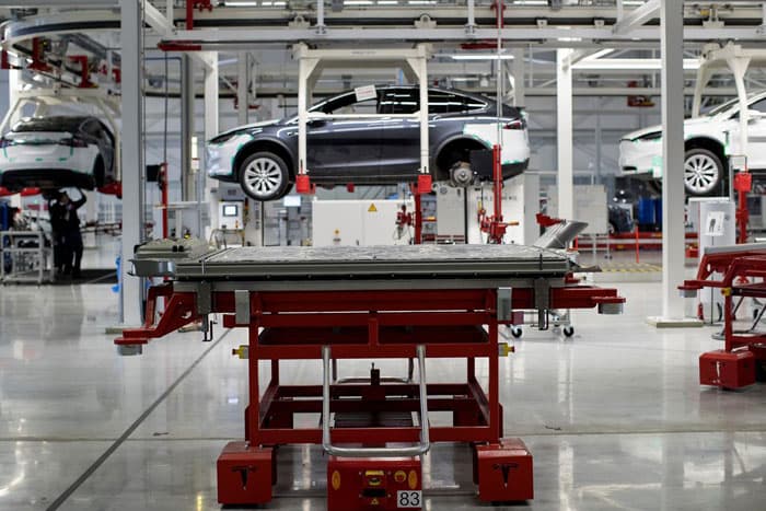Bloomberg: Tesla Xitoyda elektromobillar yig‘ishni boshlashi mumkin
