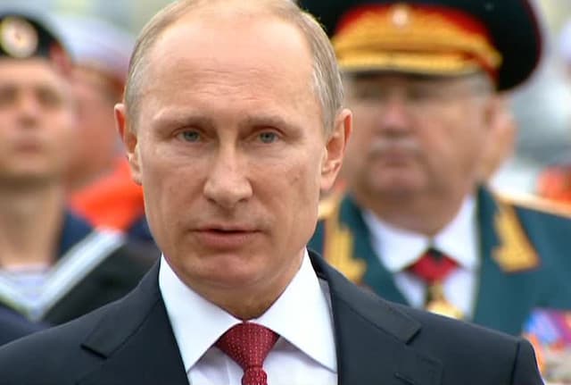 Putin Rossiya qurolli kuchlari sonini oshirdi