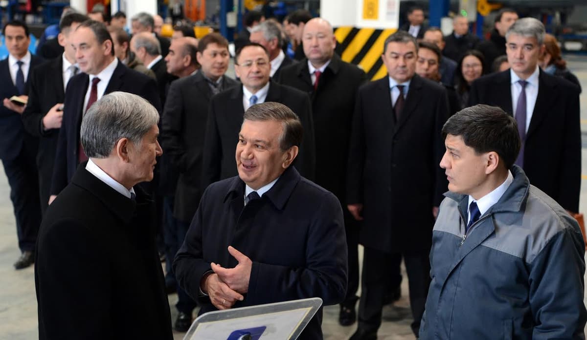 Almazbek Atambayev «Man Auto-Uzbekistan» zavodiga tashrif buyurdi