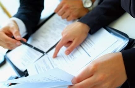 Tadbirkorlik sub'yektlariga nisbatan faoliyatni to‘xtatish tarzidagi jinoiy jazoni qo‘llashga taqiq belgilanadi