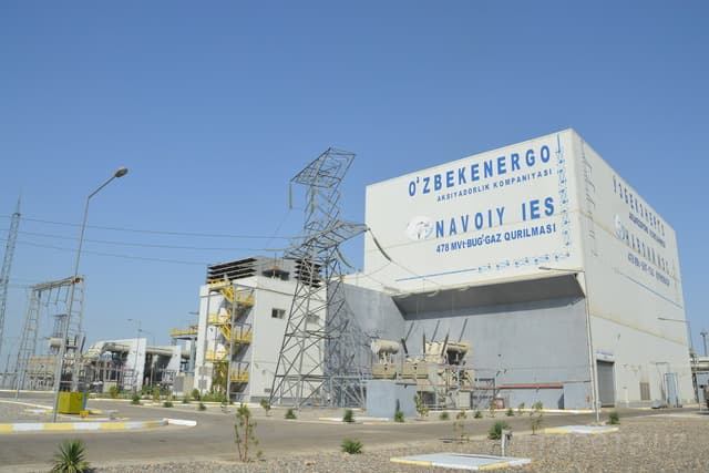 Prezident Navoiy issiqlik elektr stansiyasini kengaytirish loyihasi bilan tanishdi
