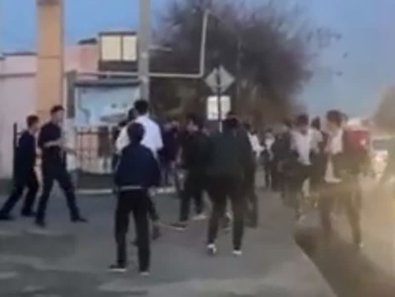 В ГУВД Ташкента прокомментировали драку школьников