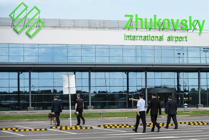 Moskvadagi Jukovskiy xalqaro aeroporti ilk reysni qabul qildi