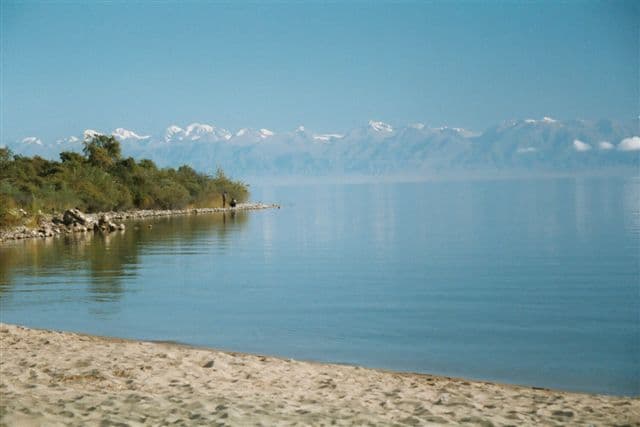 O‘zbekistondan Issiqko‘lga samolyotda borish mumkin bo‘ladi