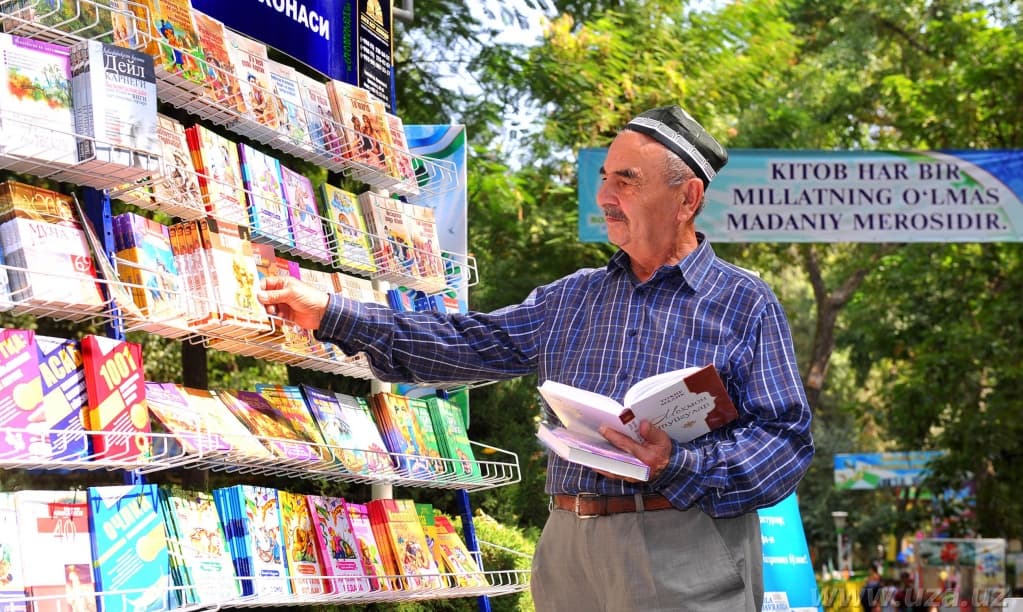 Tadqiqot: o‘zbek ziyolilari bugun nima o‘qishmoqda?