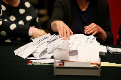 Buyuk Britaniyadagi saylovlarning yakuniy natijalari e'lon qilindi 