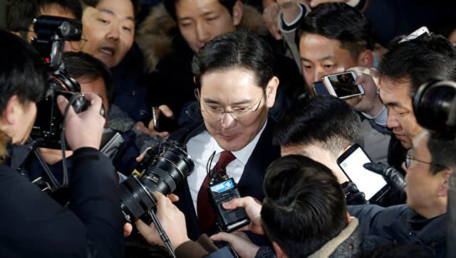 Janubiy Koreyada Samsung rahbari yana so‘roq qilindi
