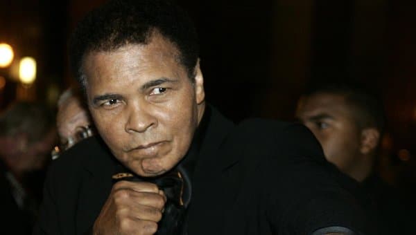 OAVda sobiq bokschi Muhammad Ali o‘lim to‘shagida yotgani ma'lum qilindi