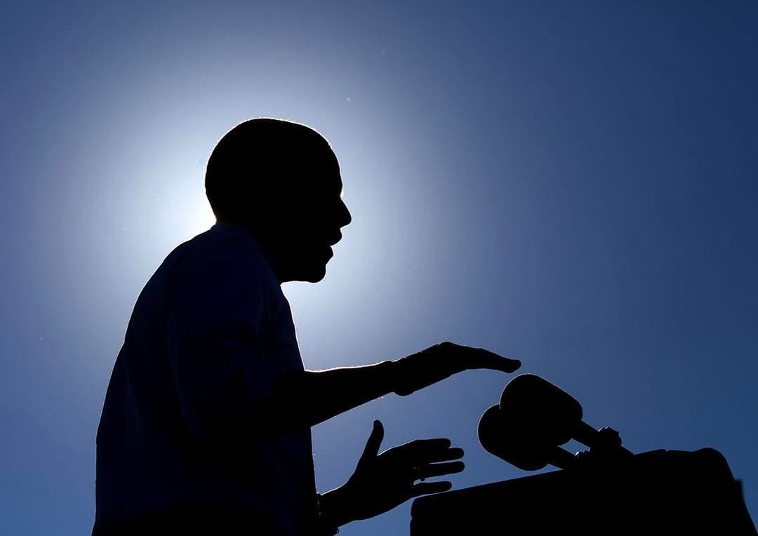 Obamaning sobiq fotosuratchisi Trampning jig‘iga tegmoqdami?