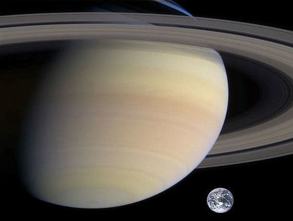Cassini zondi Saturndan so‘nggi suratlarni jo‘natmoqda