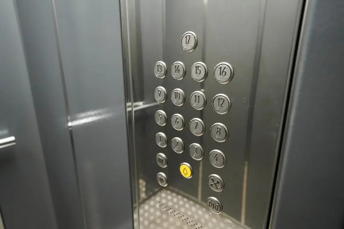 Liftda quriliş materiallari taşiş taqiqlanadi: yangi tartib 2027-yildan kuçga kiradi