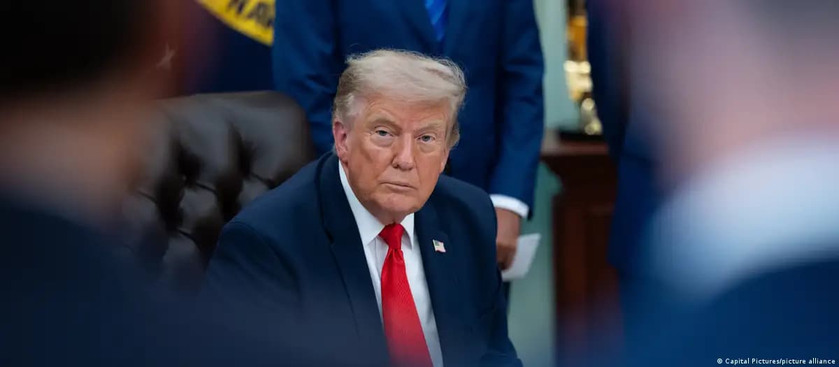 «Бир хонада бўлишлари қийин»: Трамп Путин–Зеленский учрашувини шарт деб ҳисобламади