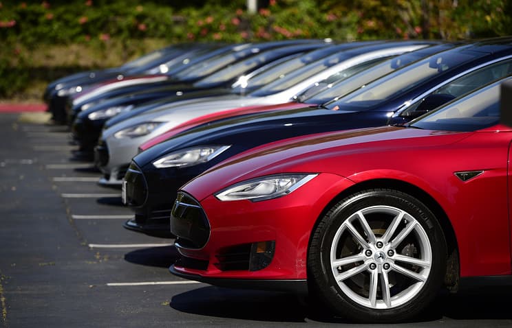 Tesla 53 mingta mashinasini qaytarib olmoqda