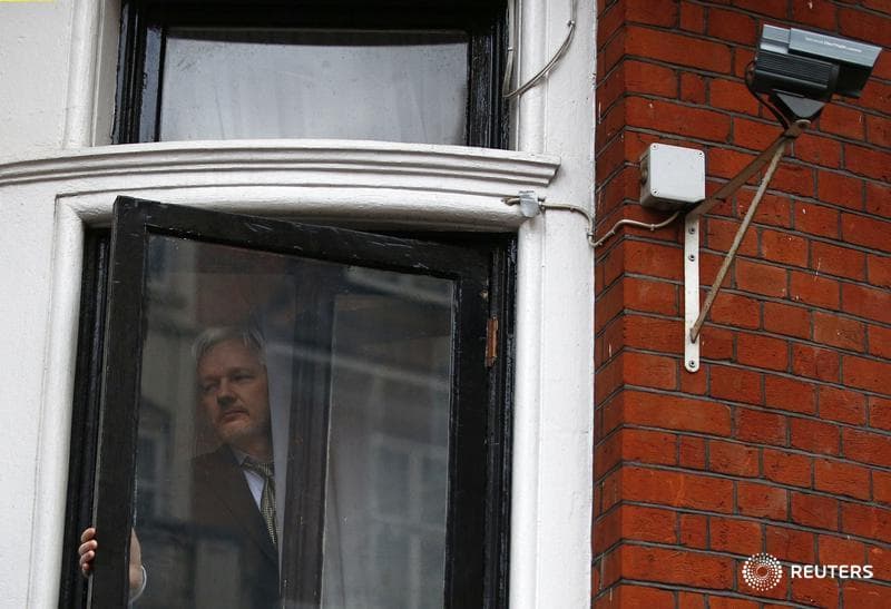 Ekvador Buyuk Britaniyani Assanjga erkin chiqib ketish imkonini berishga chaqirdi
