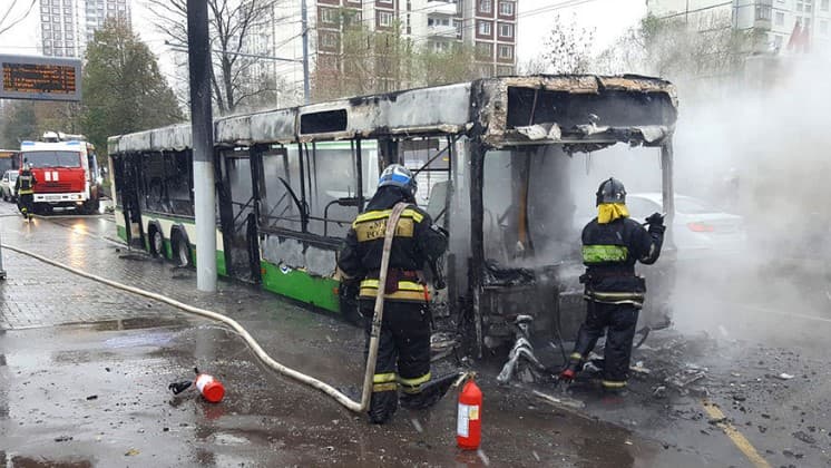 Moskvada avtobus yonib ketdi