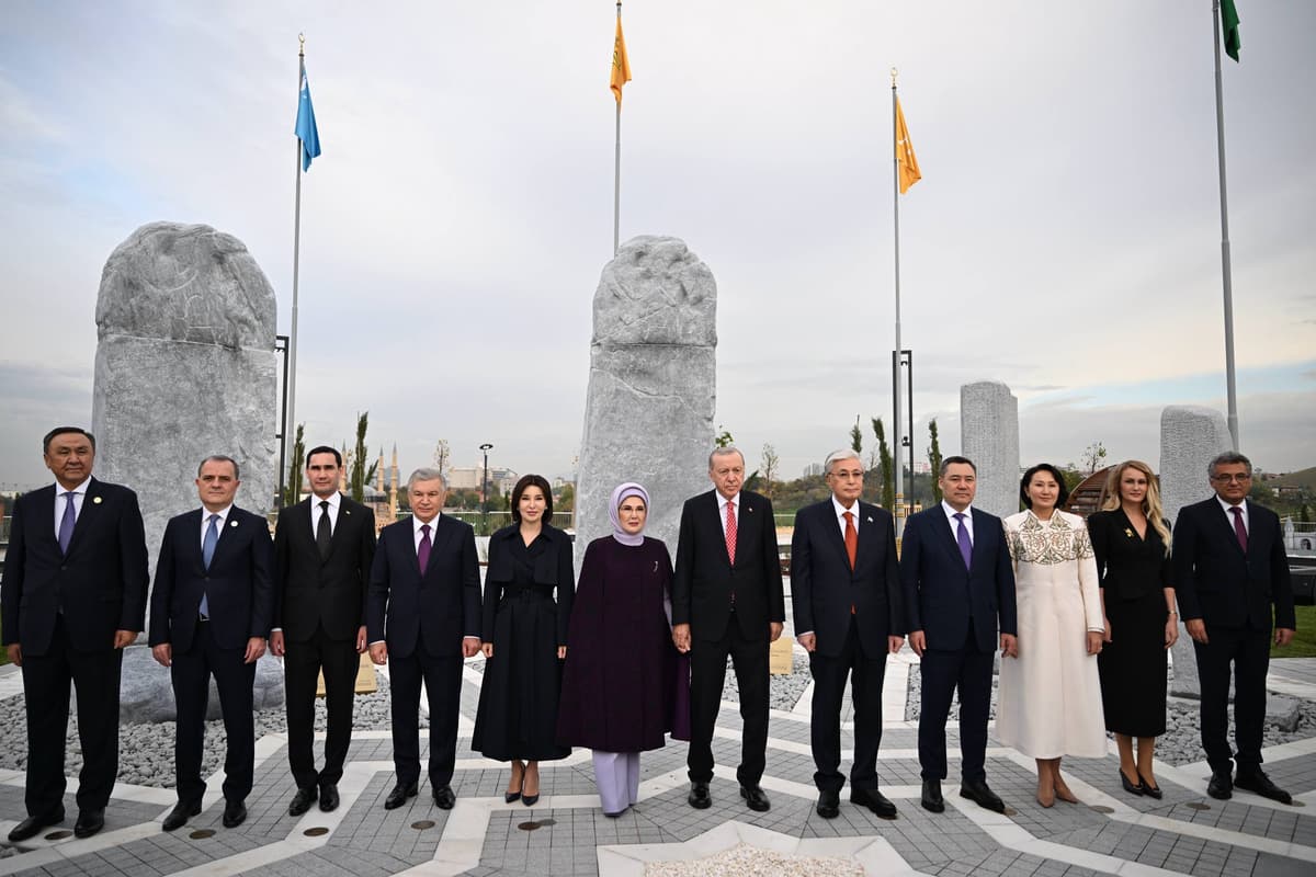 Turkiy davlatlar yetakçilari Anqarada yangi boğ oçdi