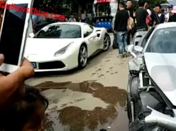Xitoyda ikkita Ferrari 488 GTB superkari to‘qnashib ketdi