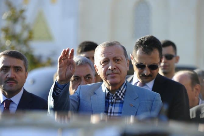 Erdo‘g‘an Hayit namozi vaqtida hushidan ketdi