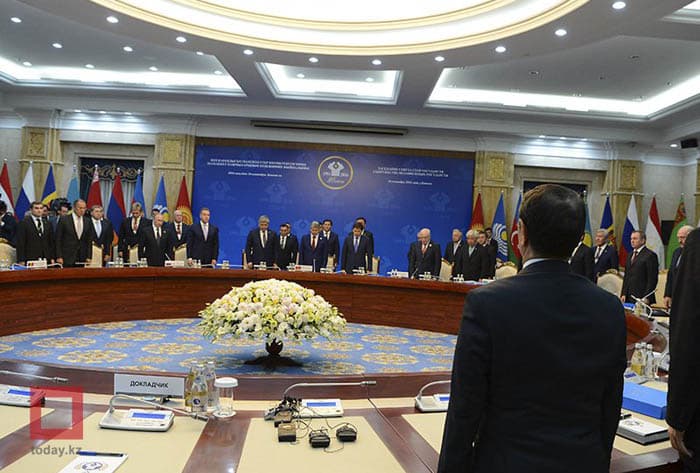 MDH davlat rahbarlari Islom Karimov xotirasini yodga olishdi