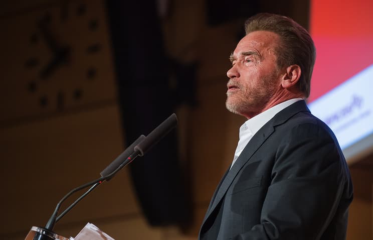 Arnold Shvartsenegger siyosatchilar hiylasiga qarshi kurashishni maqsad qildi