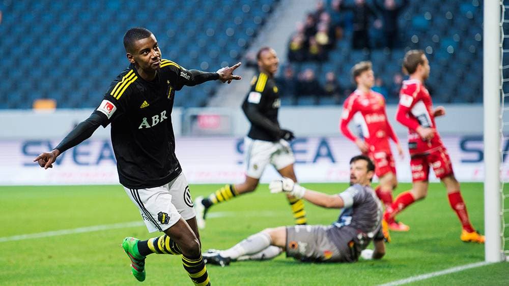 17 yoshli futbolchining bitta o‘yinini tomosha qilish uchun jahonning turli klublaridan 90 nafar skaut keldi