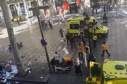 Barselonada odamlar avtofurgonda bosib ketilgan hududda otishma yuz berdi