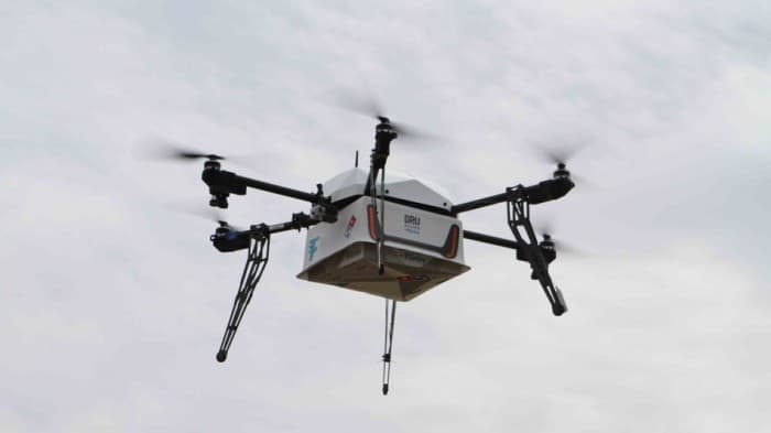 Dron yordamida pitssa yetkazib berish yo‘lga qo‘yildi