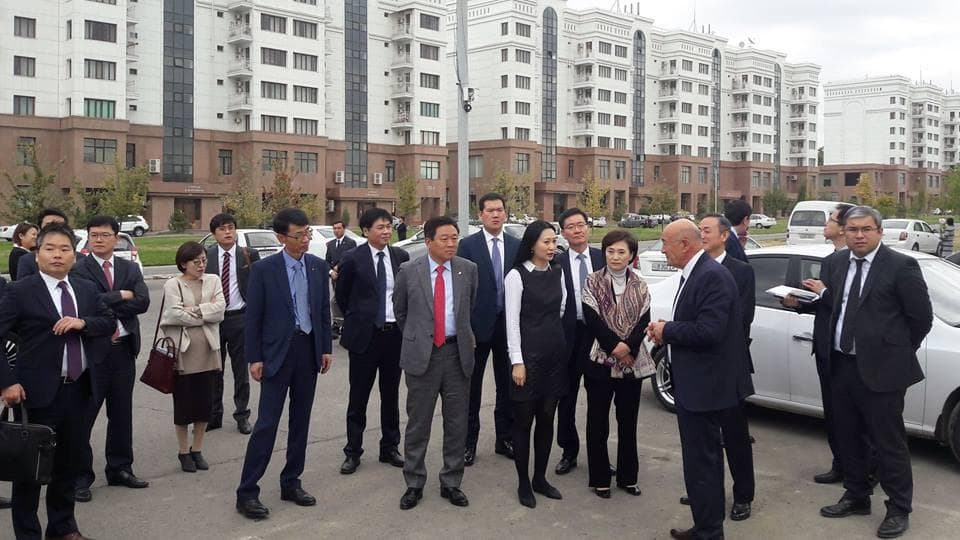Janubiy koreyalik vazir Tashkent City​ qurilish maydoniga tashrif buyurdi​