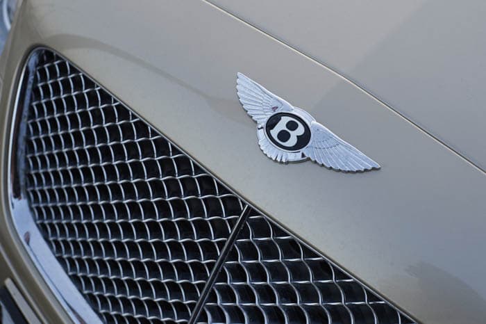 Bentley тўрт эшикли Porsche электрокари негизида янги модель ишлаб чиқади