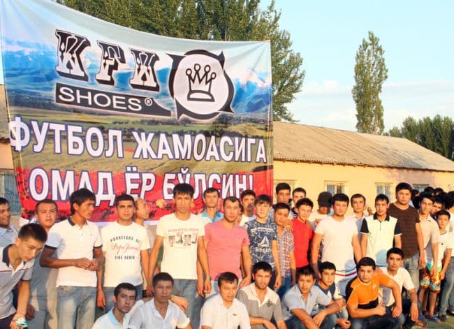 Andijon tumani Poloson mahallasida o‘tkazilgan futbol musobaqasi finaliga  uch mingdan ziyod  muxlis keldi