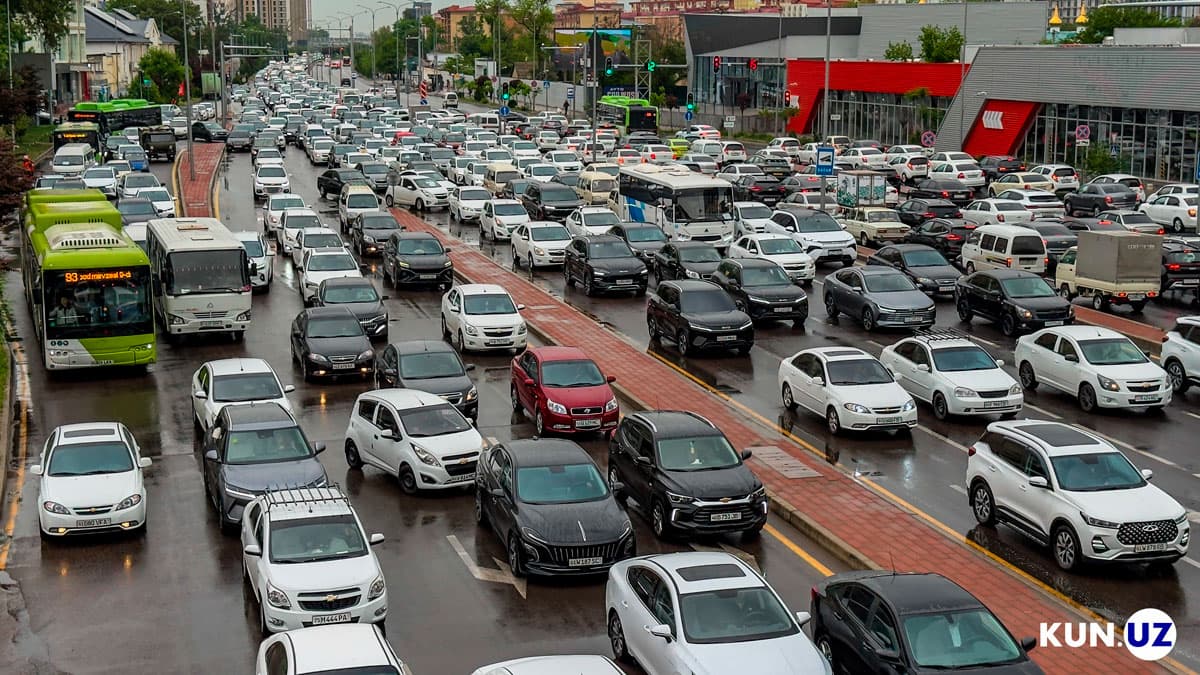 Passenger car sales edge up in August, while EV demand jumps 44.5% year on year