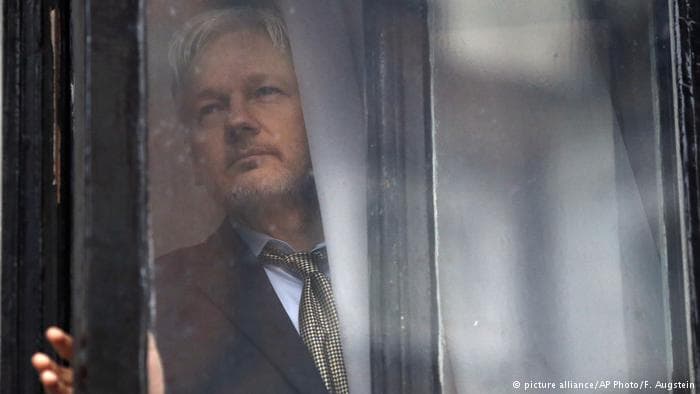 WikiLeaks Assanjni internetdan mosuvo qilgan tomonni ma'lum qildi