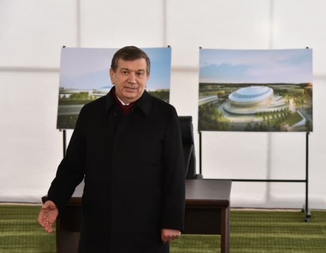 Шавкат Мирзиёев Тошкентдаги муз саройи қурилишини бориб кўрди