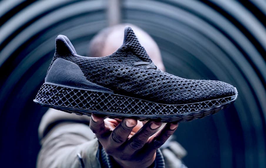 Adidas antiqa krossovkalar chiqardi