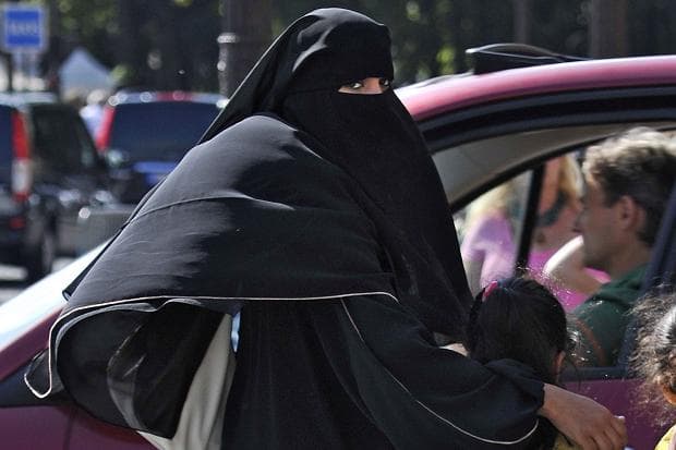 Avstriyada jamoat joyida paranji kiyib yurganlik uchun jarima kiritish rejalashtirilmoqda