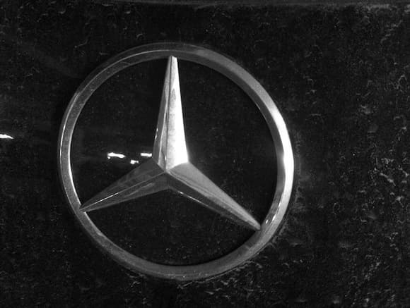 Mercedes-Benz "Yulduzlar janglari" filmining 40 yilligiga maşinalar seriyasini çiqardi