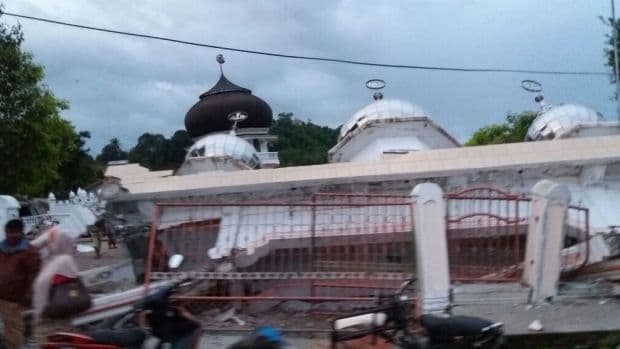 Indoneziyada kuchli zilzila sodir bo‘ldi, qurbonlar bor