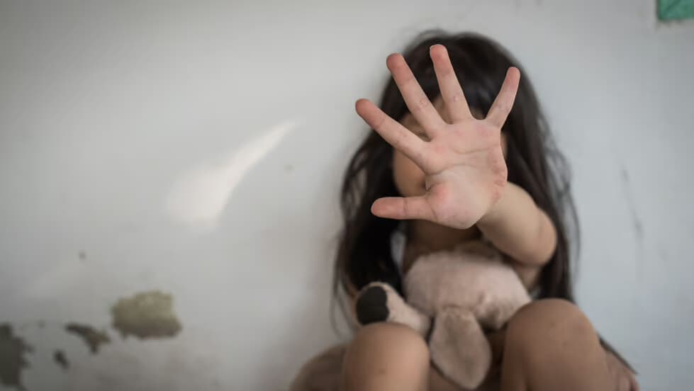В Кашкадарье 4-летняя девочка умерла от побоев мачехи