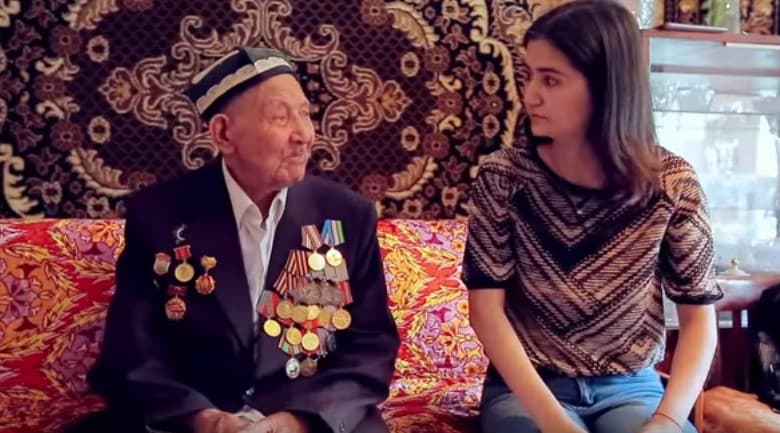 Xalqaro Vestminster universiteti talabalari 9 may kuni munosabati bilan urush faxriylarini ziyorat qilishdi