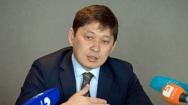 Bishkek: Prezident Poroshenko bilan kimdir hazillashgan