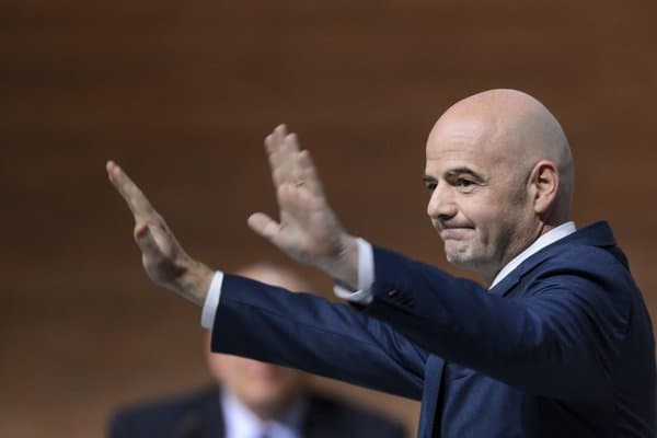 FIFA prezidenti «Lester» yaratgan tarixni ertakka qiyosladi