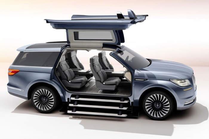 Lincoln birinchi marta yangi Navigator modelini namoyish qildi
