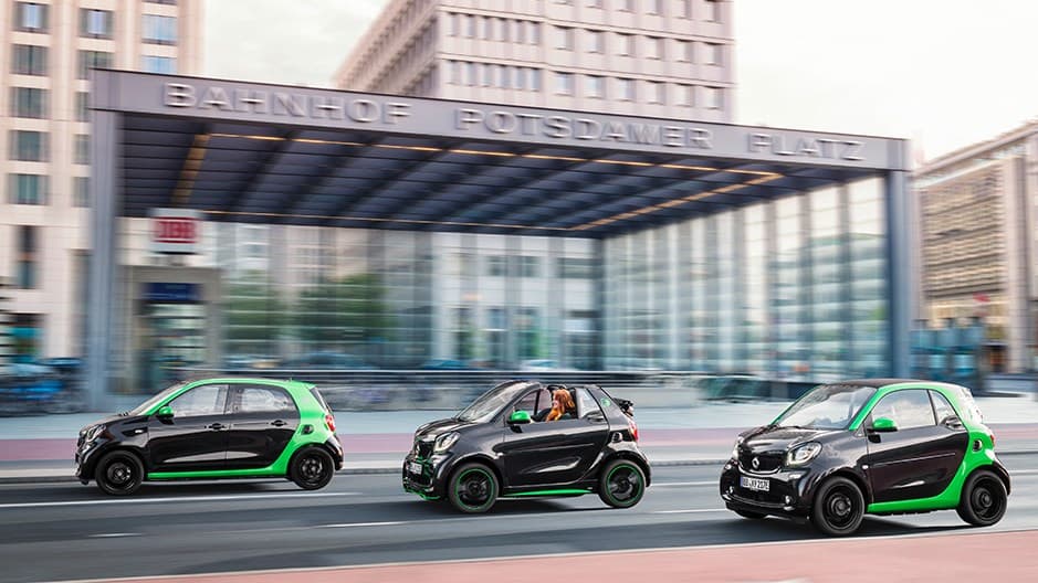 Smart kompaniyasi yangi elektromobillarini namoyish etdi