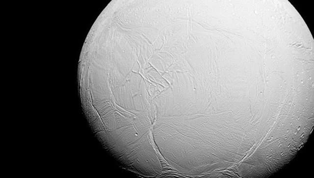 NASA Saturn yo‘ldoshida hayot uchun sharoit mavjudligi haqida jar solmoqda