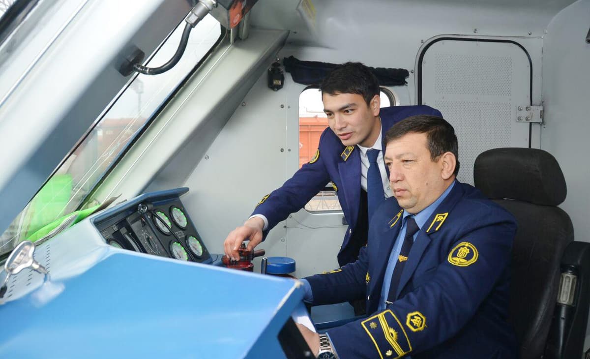 Prezident temir yo‘l transporti sohasi xodimlarini kasb bayrami bilan tabrikladi