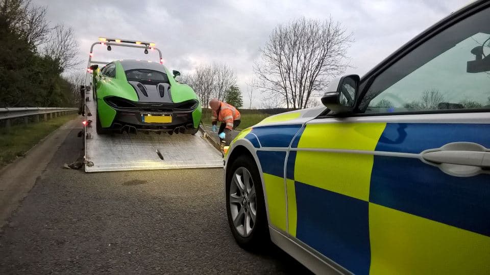 Buyuk Britaniyada uch superkar «ijtimoiy xavfli boshqarilgan»ligi uchun musodara qilindi