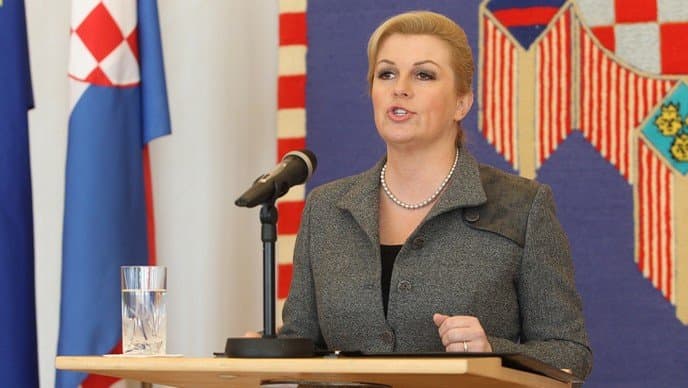 Xorvatiya prezidenti Chexiyaga qarshi o‘yinda to‘polon ko‘targan muxlislarni xalq dushmanlari deb atadi
