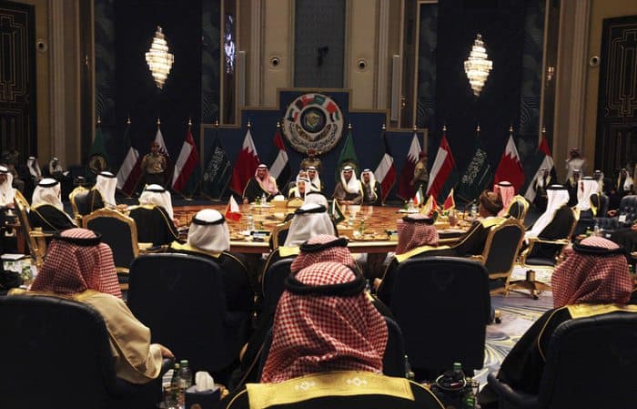 Kuvaytdagi sammit muddatidan oldin yakunlandi, unda Qatarga so‘z berilmadi